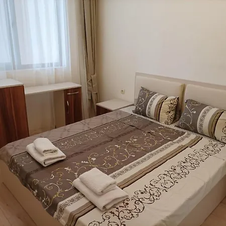 One Bedroom 5 - Restaurant Stadium * 플로브디프